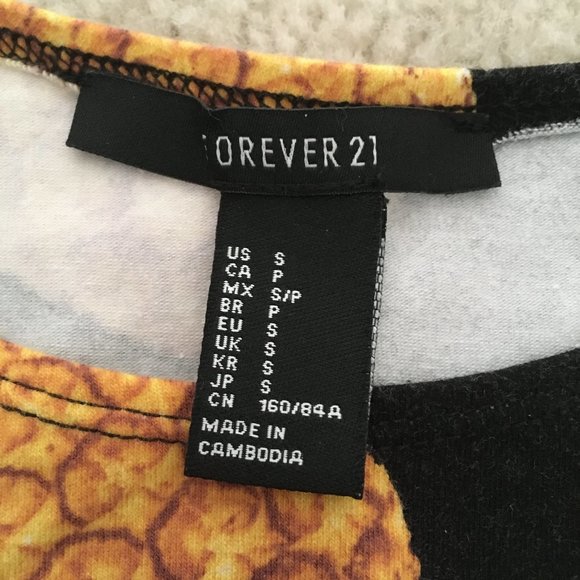 Pineapple print crop top - Picture 3 of 3